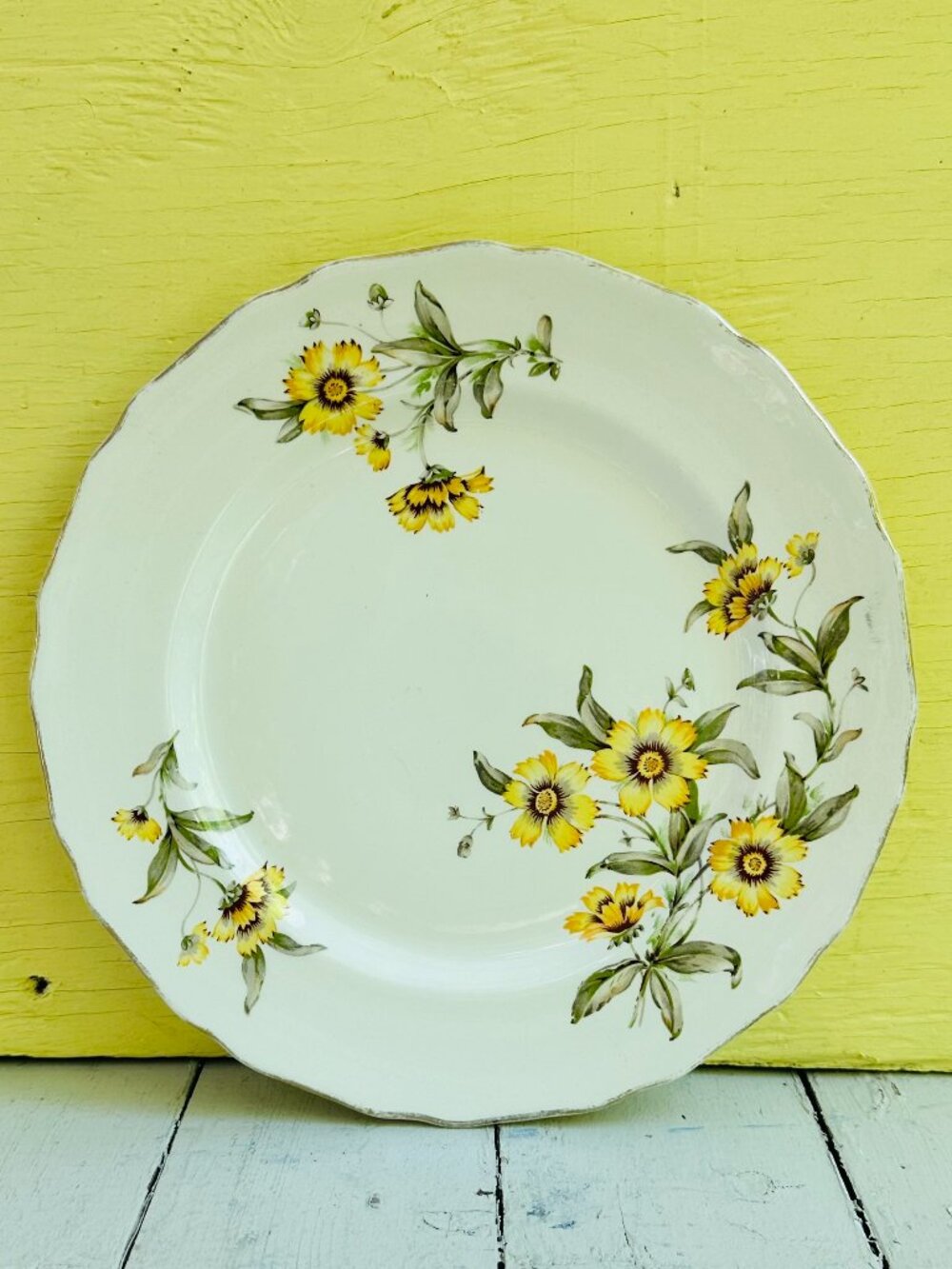 Vintage Cannonshire Floral Serving Bowl 22K Gold Yellow Daisy Bowl Cottagecore